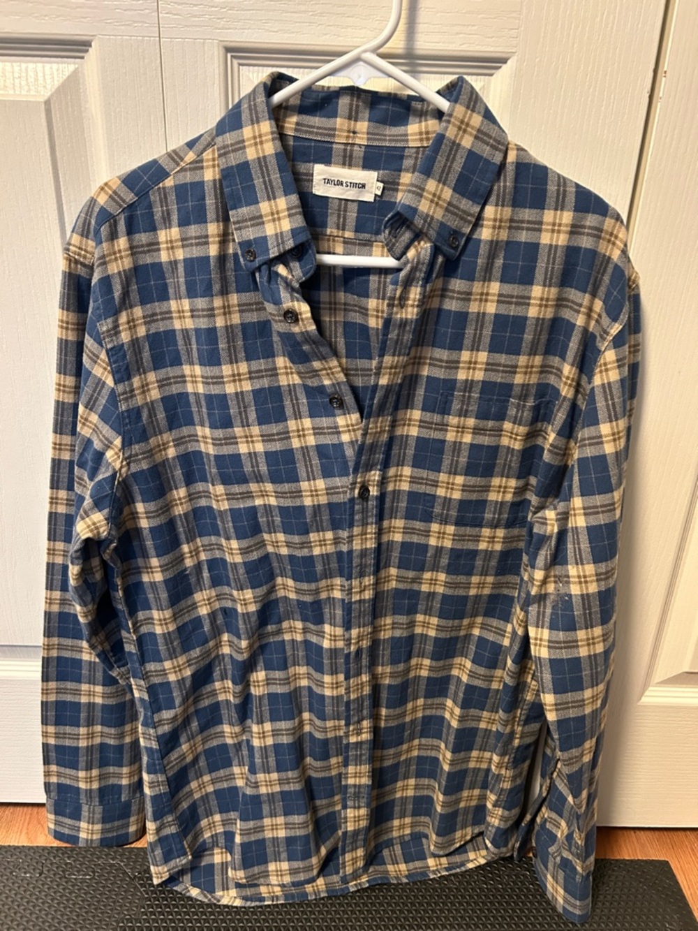 Taylor Stitch Blue and Cream Plaid Casual Button-Down Shirt